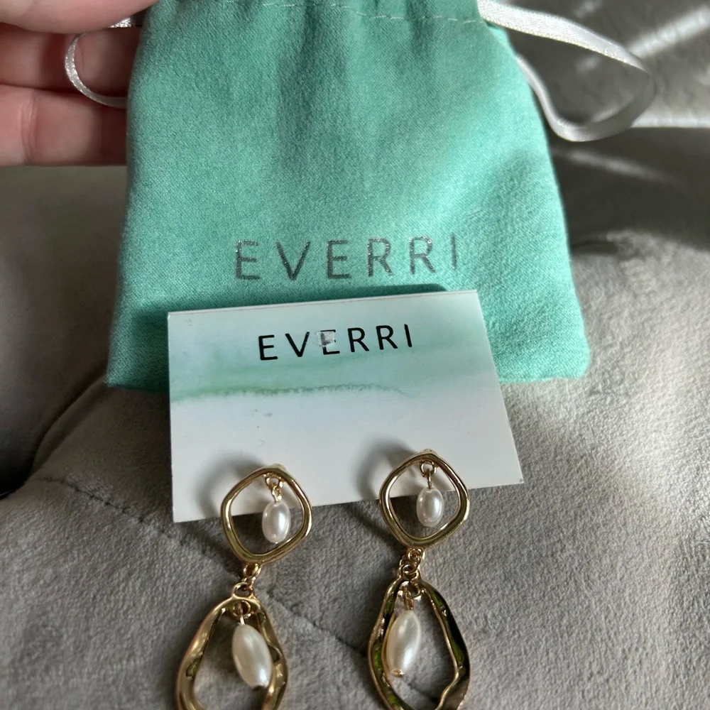 Everri Gold and Pearl Dangle Earrings - Picture 3 of 3